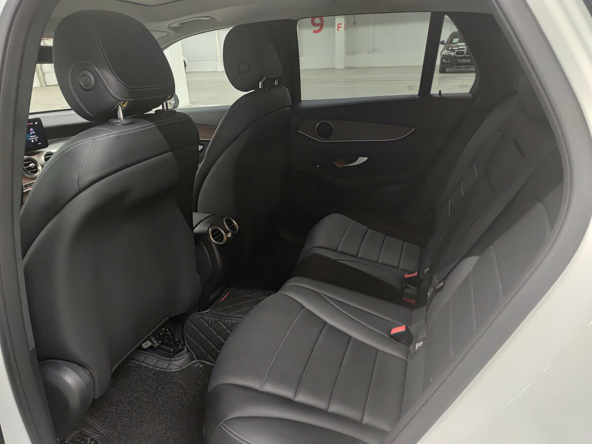 Mercedes-Benz GLC с пробегом — 2021 год. Фото: #11