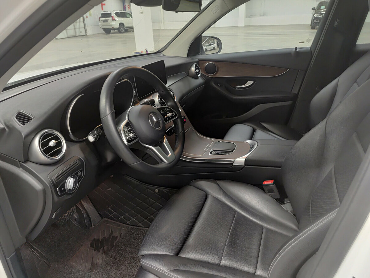 Mercedes-Benz GLC с пробегом — 2021 год. Фото: #15