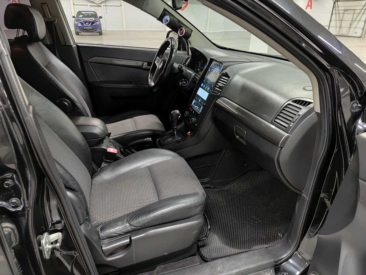 Chevrolet Captiva с пробегом — 2008 год. Фото: #9