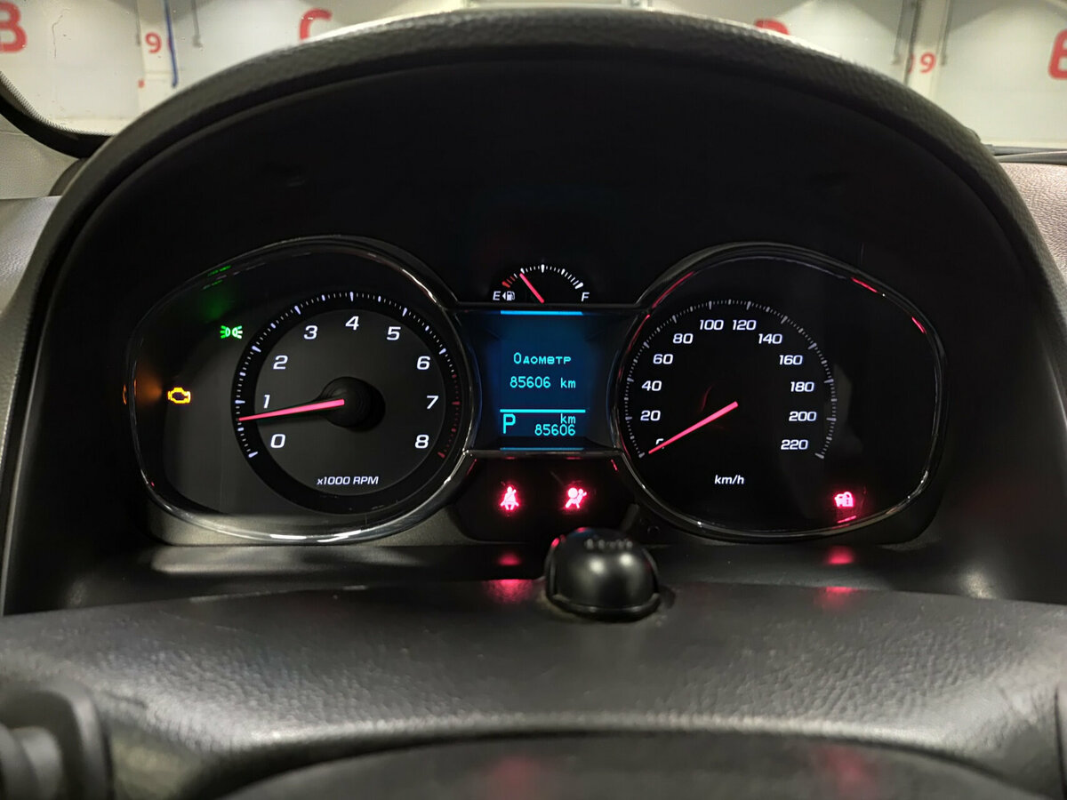 Chevrolet Captiva с пробегом — 2008 год. Фото: #11