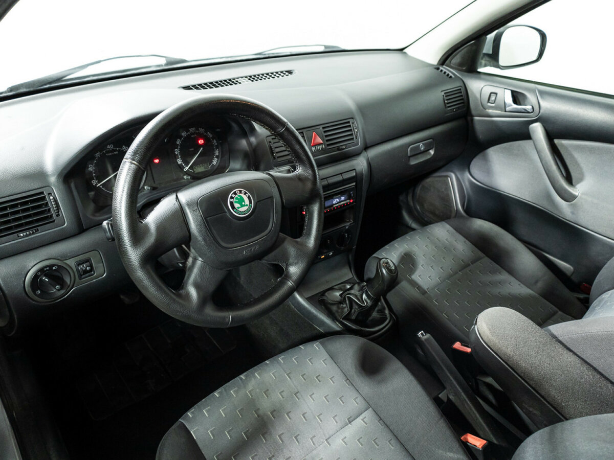 Skoda Octavia с пробегом — 2010 год. Фото: #10