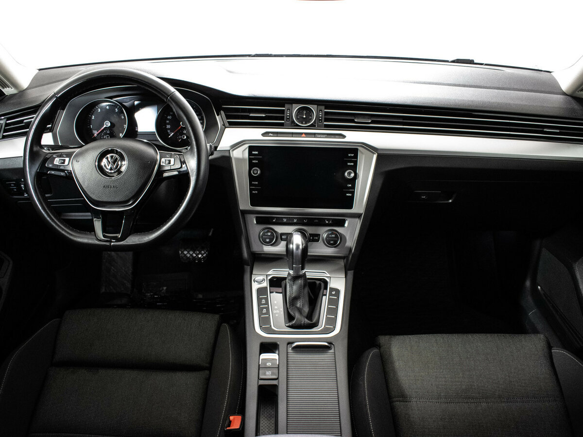 Volkswagen Passat с пробегом — 2017 год. Фото: #12