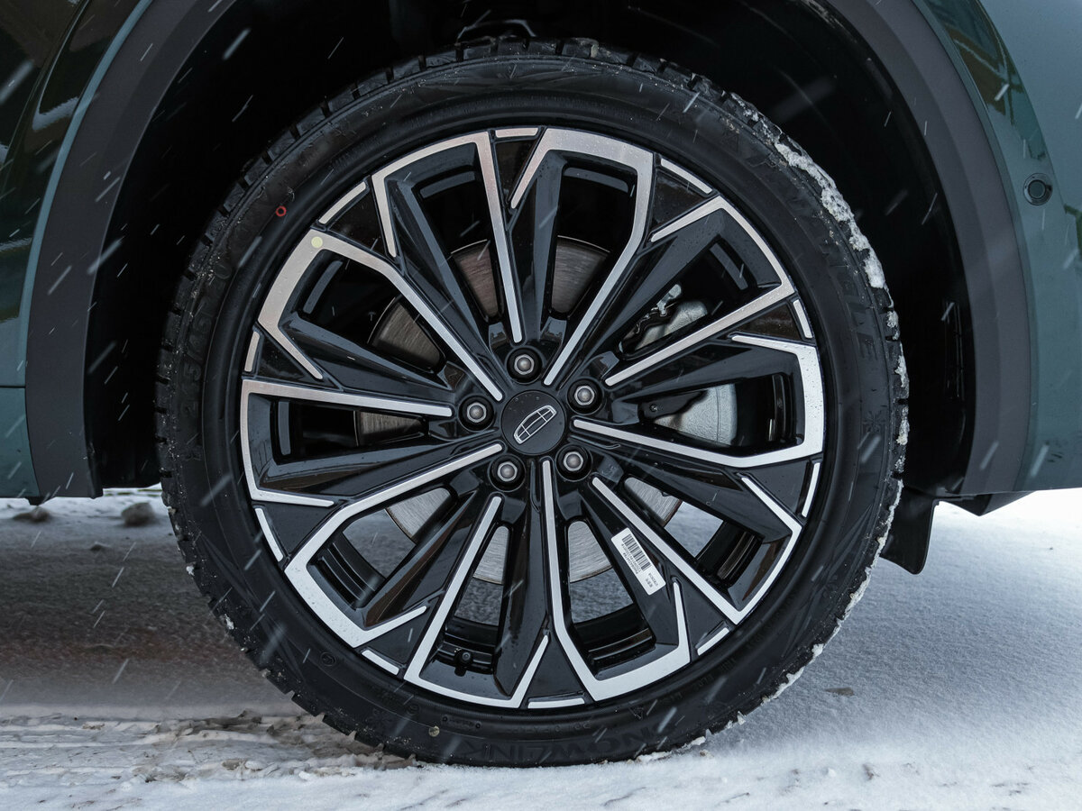 Geely Monjaro с пробегом — 2025 год. Фото: #11