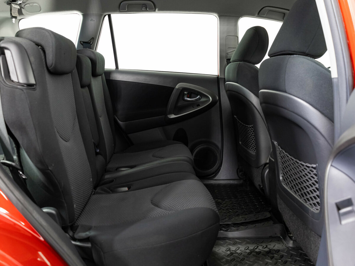 Toyota RAV4 с пробегом — 2010 год. Фото: #13