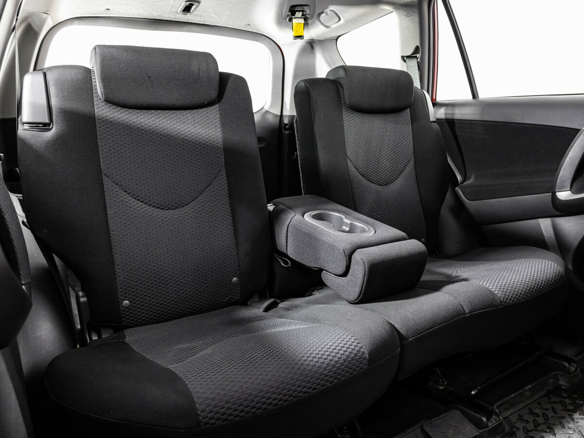 Toyota RAV4 с пробегом — 2010 год. Фото: #14