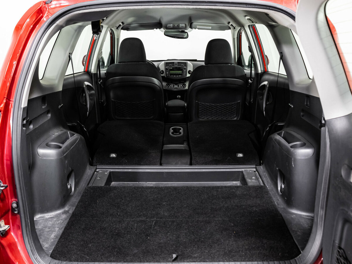 Toyota RAV4 с пробегом — 2010 год. Фото: #17