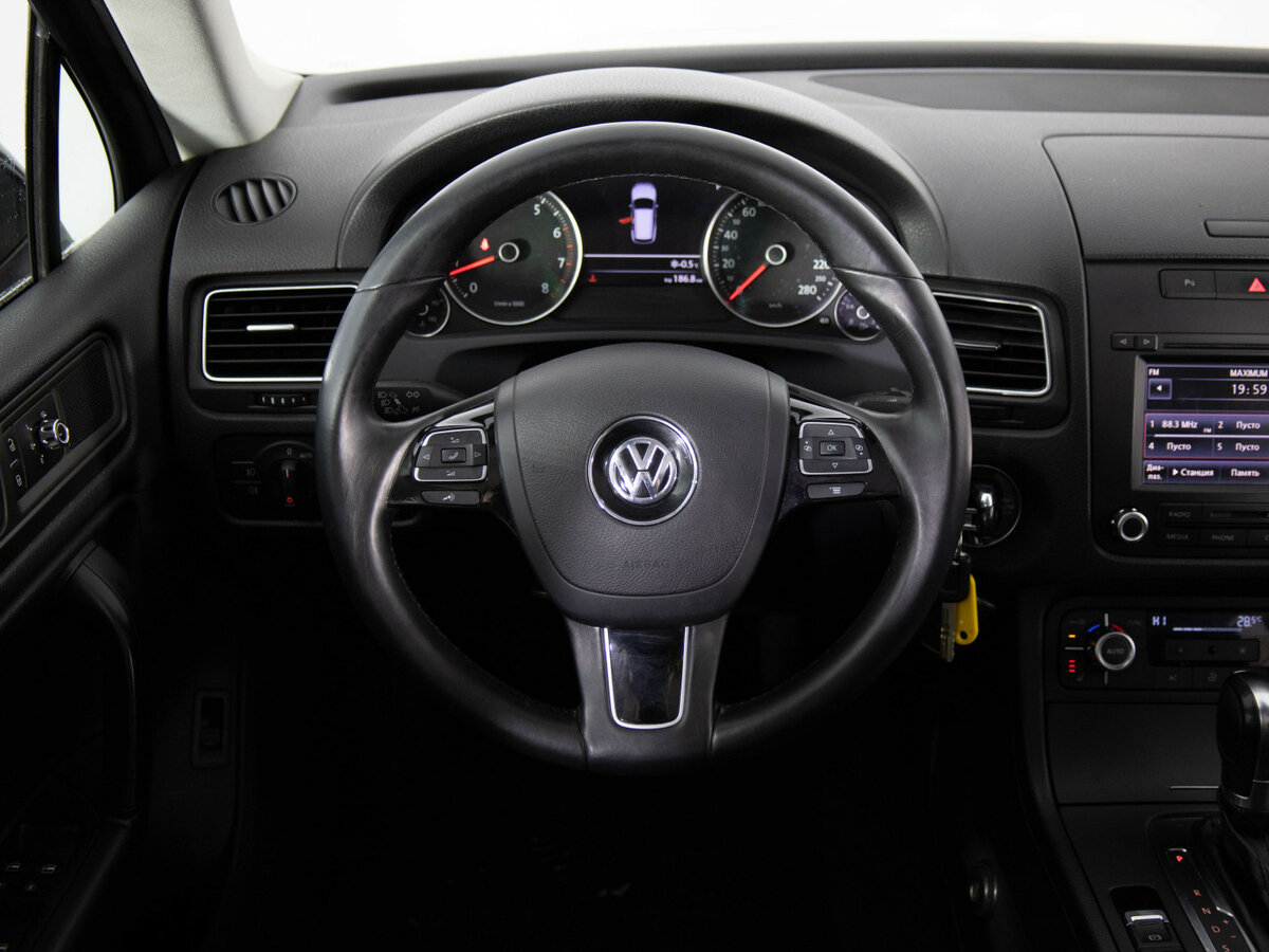 Volkswagen Touareg с пробегом — 2011 год. Фото: #5