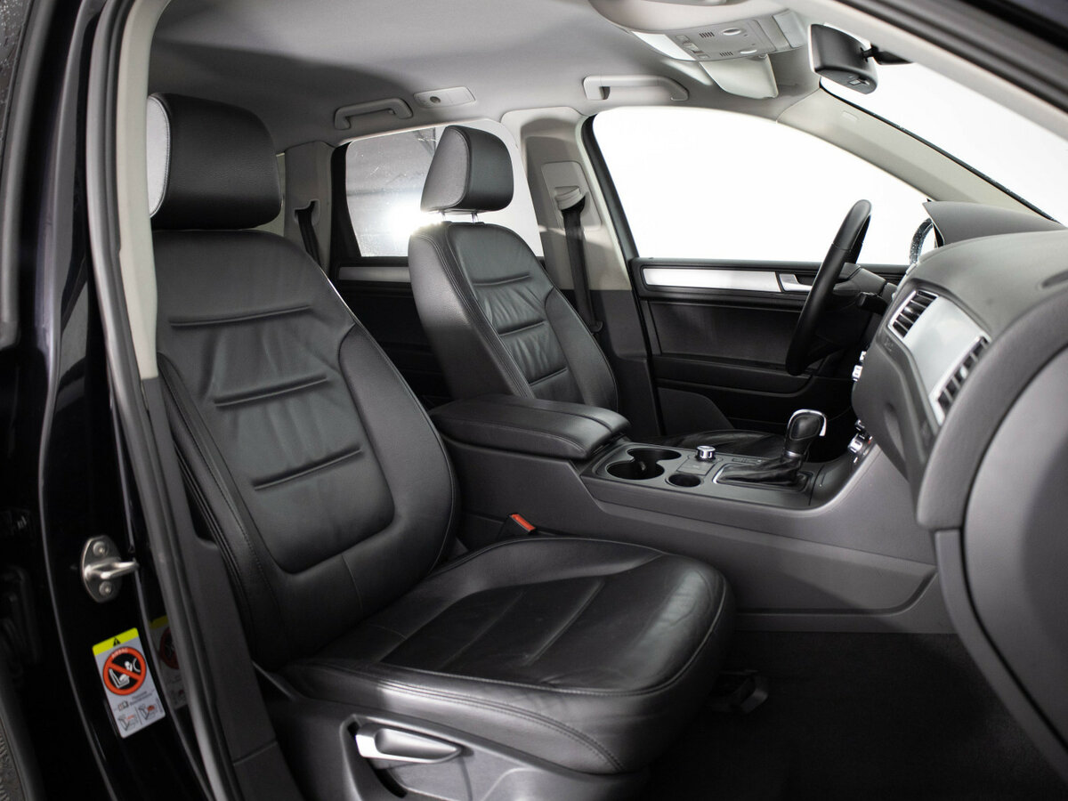 Volkswagen Touareg с пробегом — 2011 год. Фото: #8