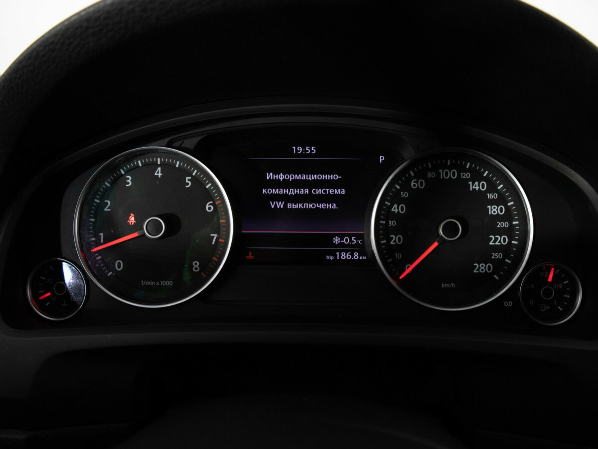 Volkswagen Touareg с пробегом — 2011 год. Фото: #11