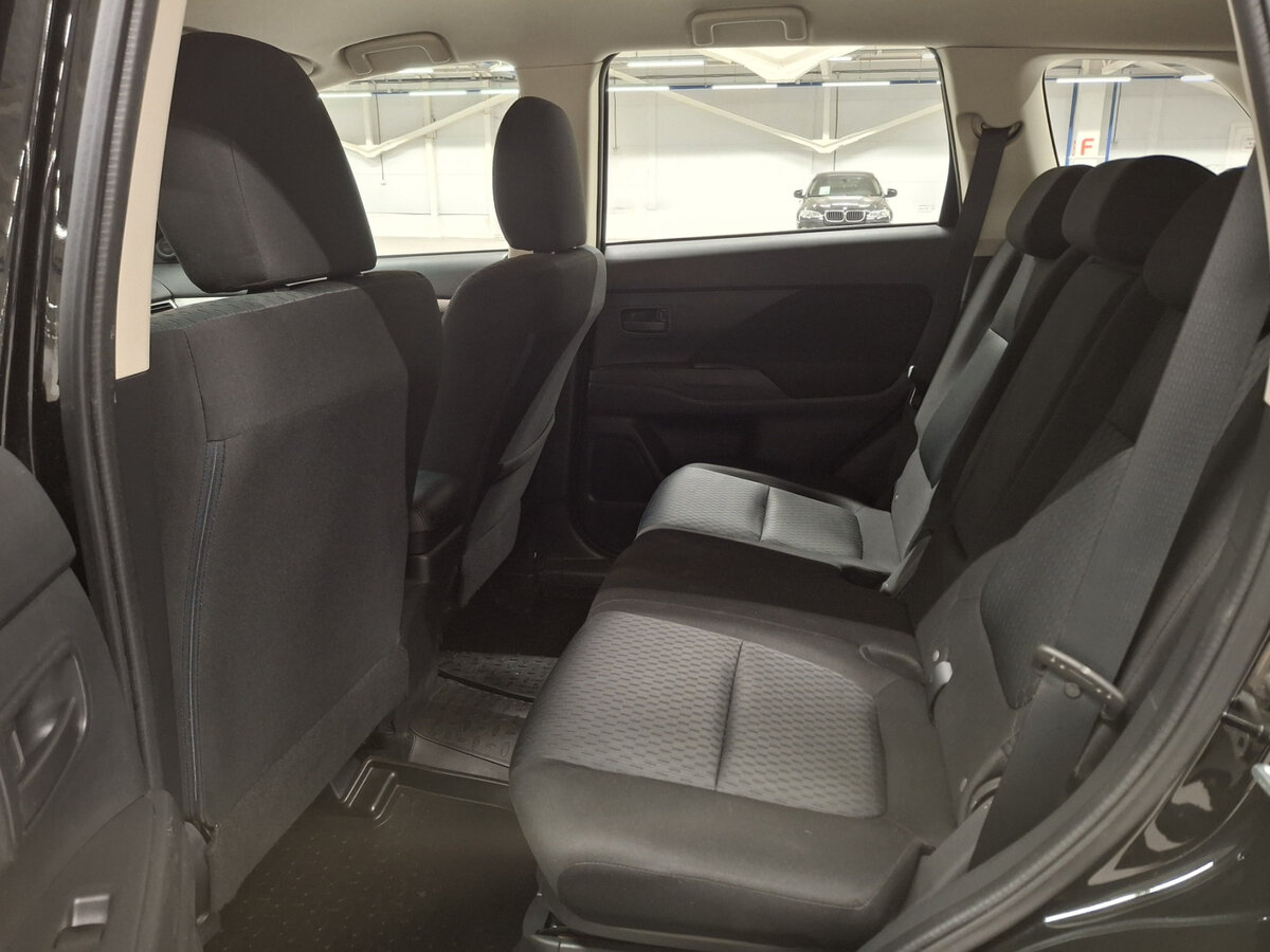 Mitsubishi Outlander с пробегом — 2014 год. Фото: #10