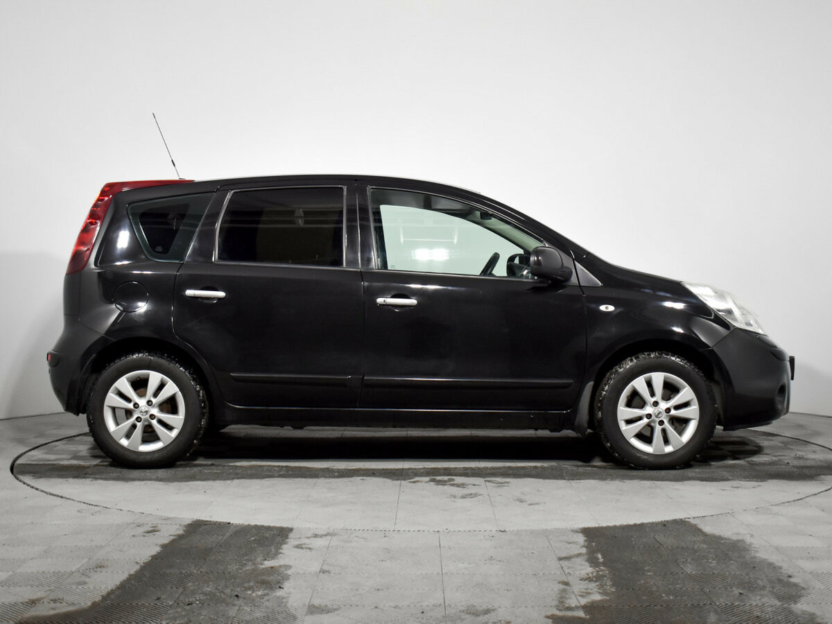 Nissan Note с пробегом — 2011 год. Фото: #3