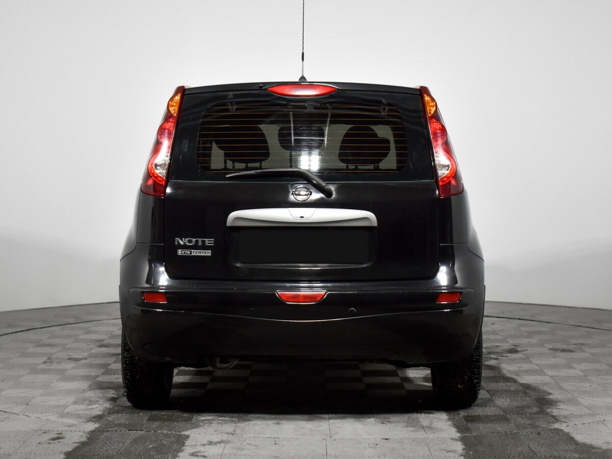 Nissan Note с пробегом — 2011 год. Фото: #5