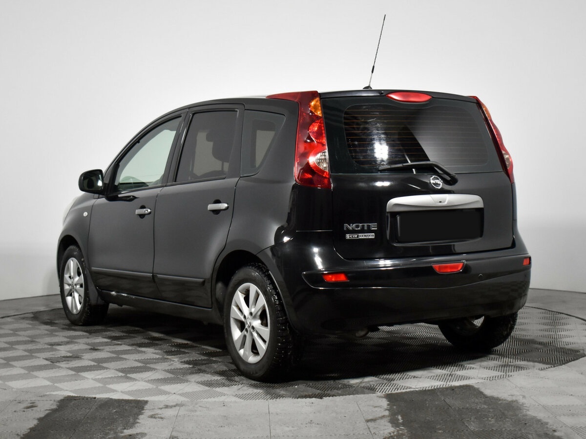 Nissan Note с пробегом — 2011 год. Фото: #6