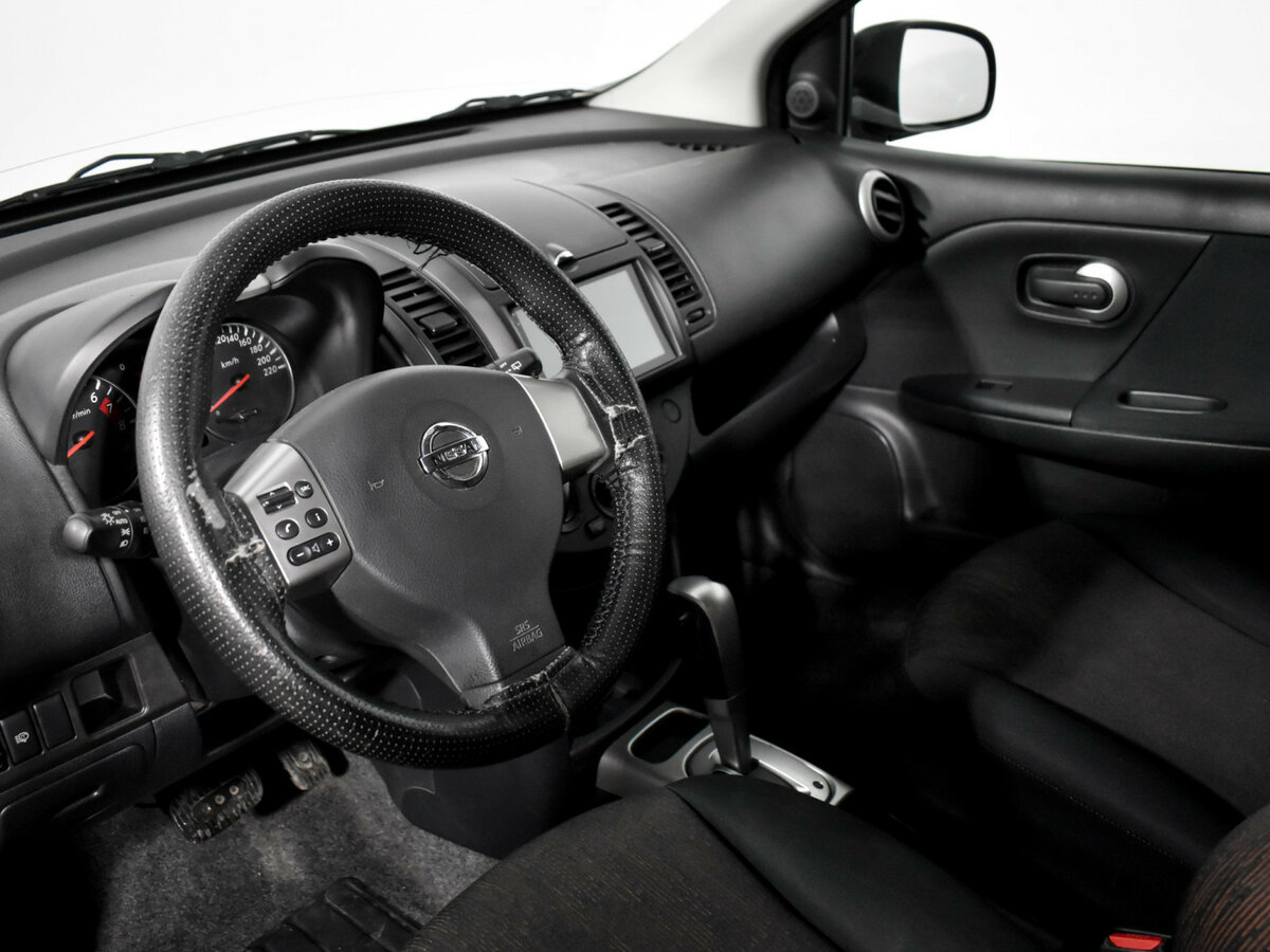Nissan Note с пробегом — 2011 год. Фото: #8