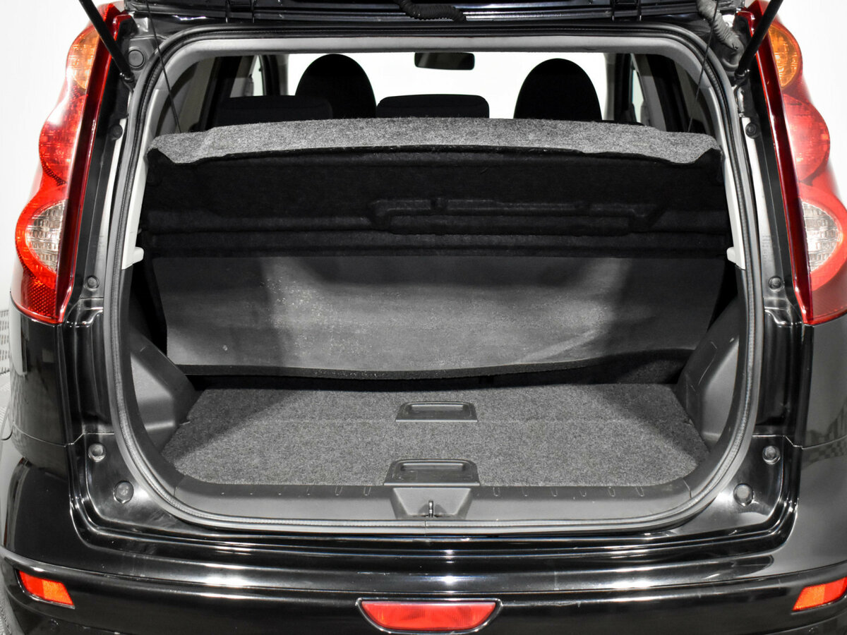 Nissan Note с пробегом — 2011 год. Фото: #17