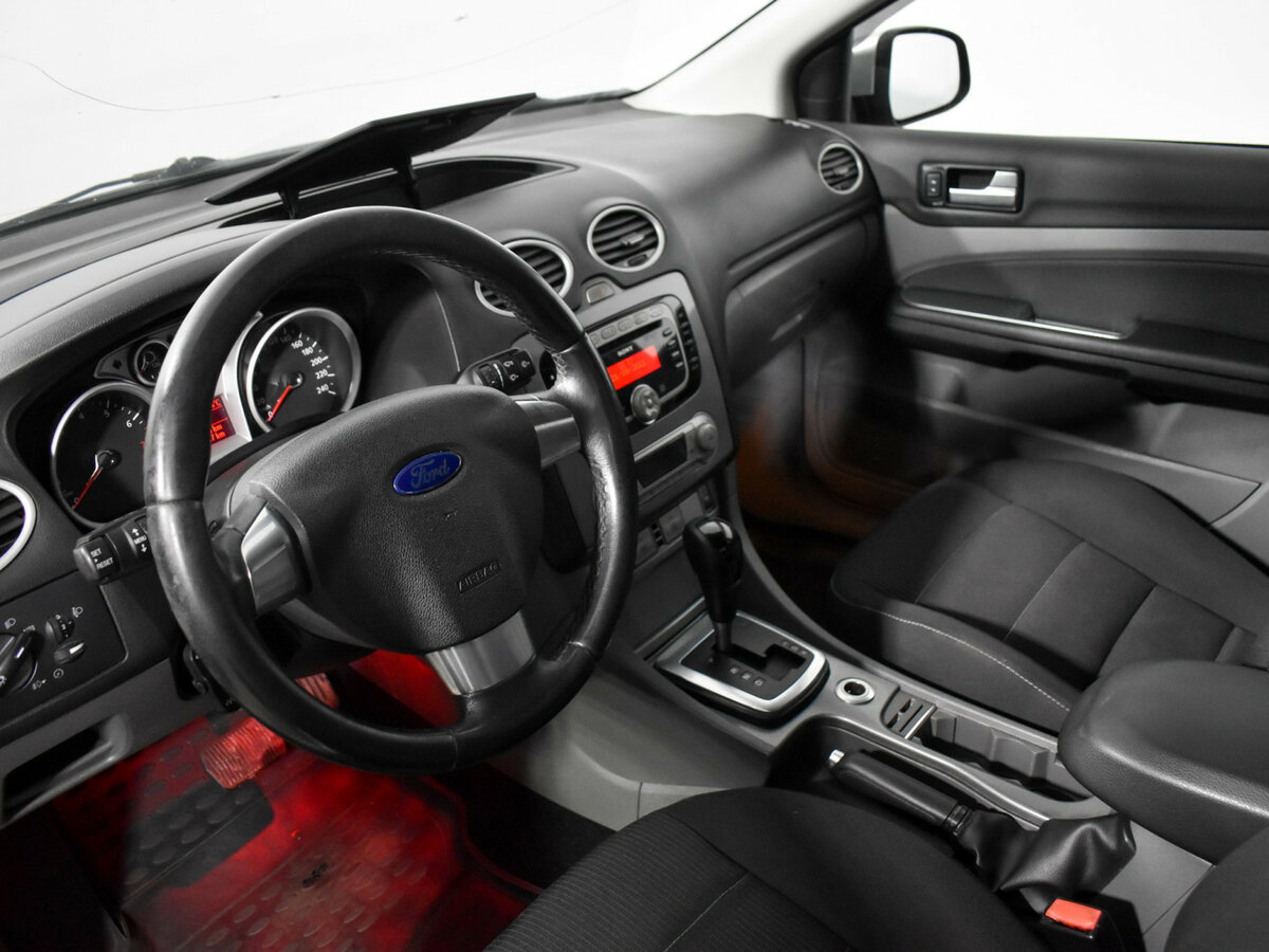 Ford Focus с пробегом — 2010 год. Фото: #8