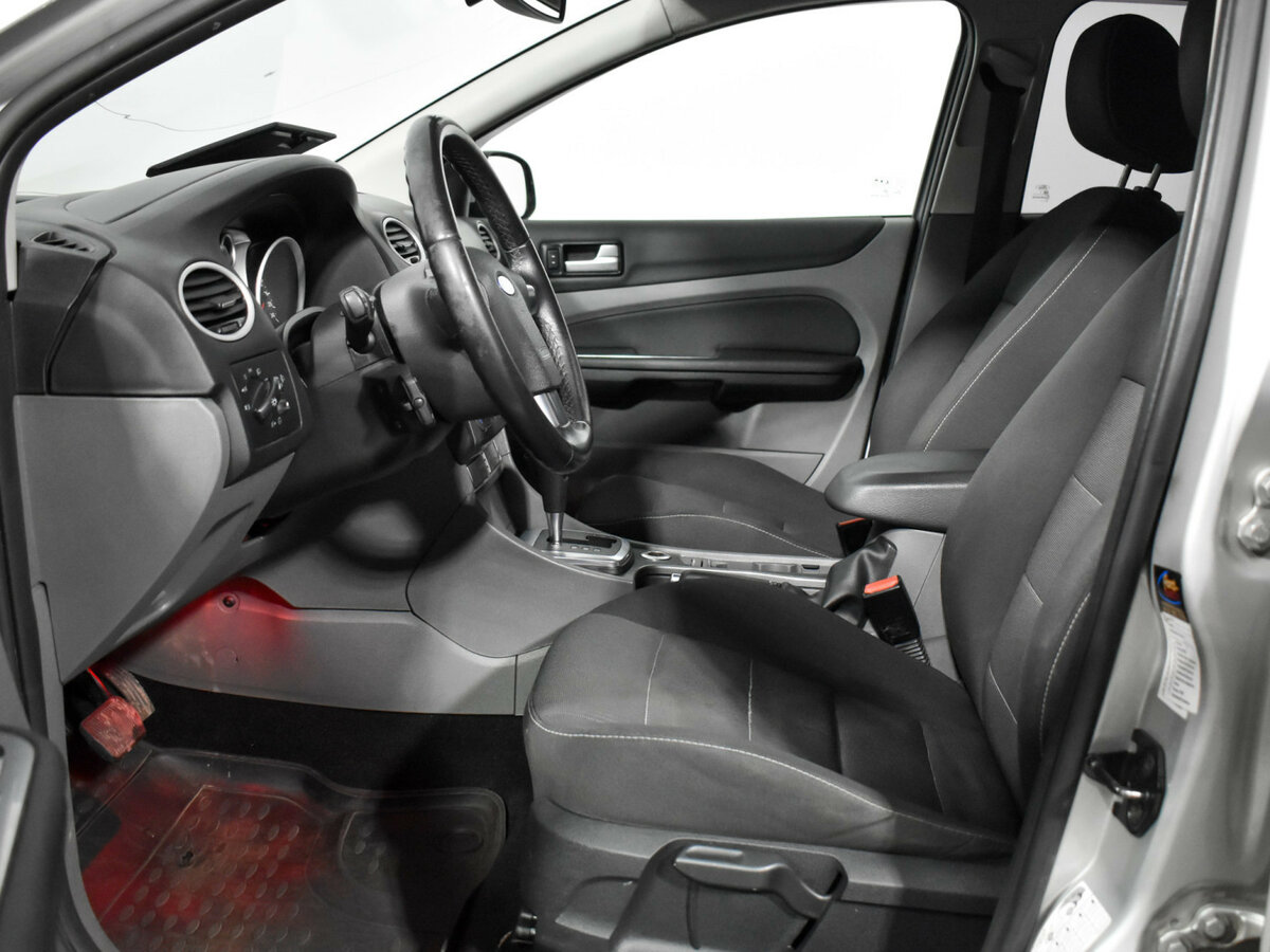 Ford Focus с пробегом — 2010 год. Фото: #10