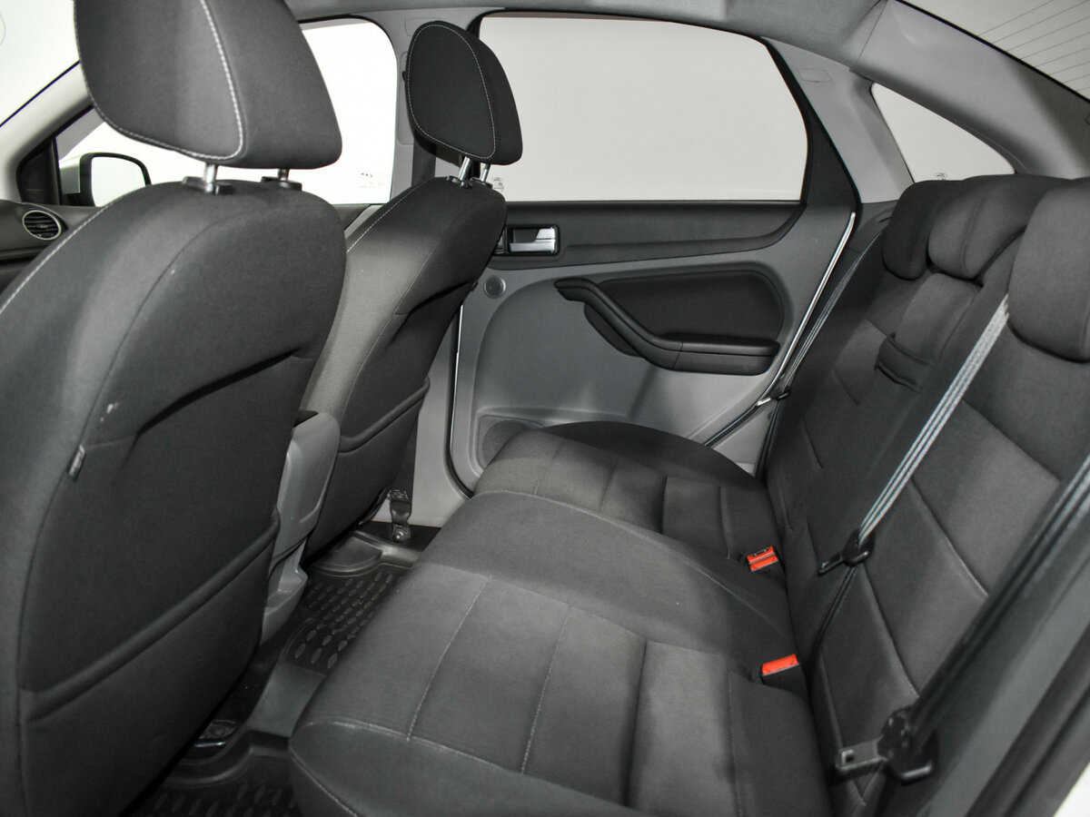 Ford Focus с пробегом — 2010 год. Фото: #12
