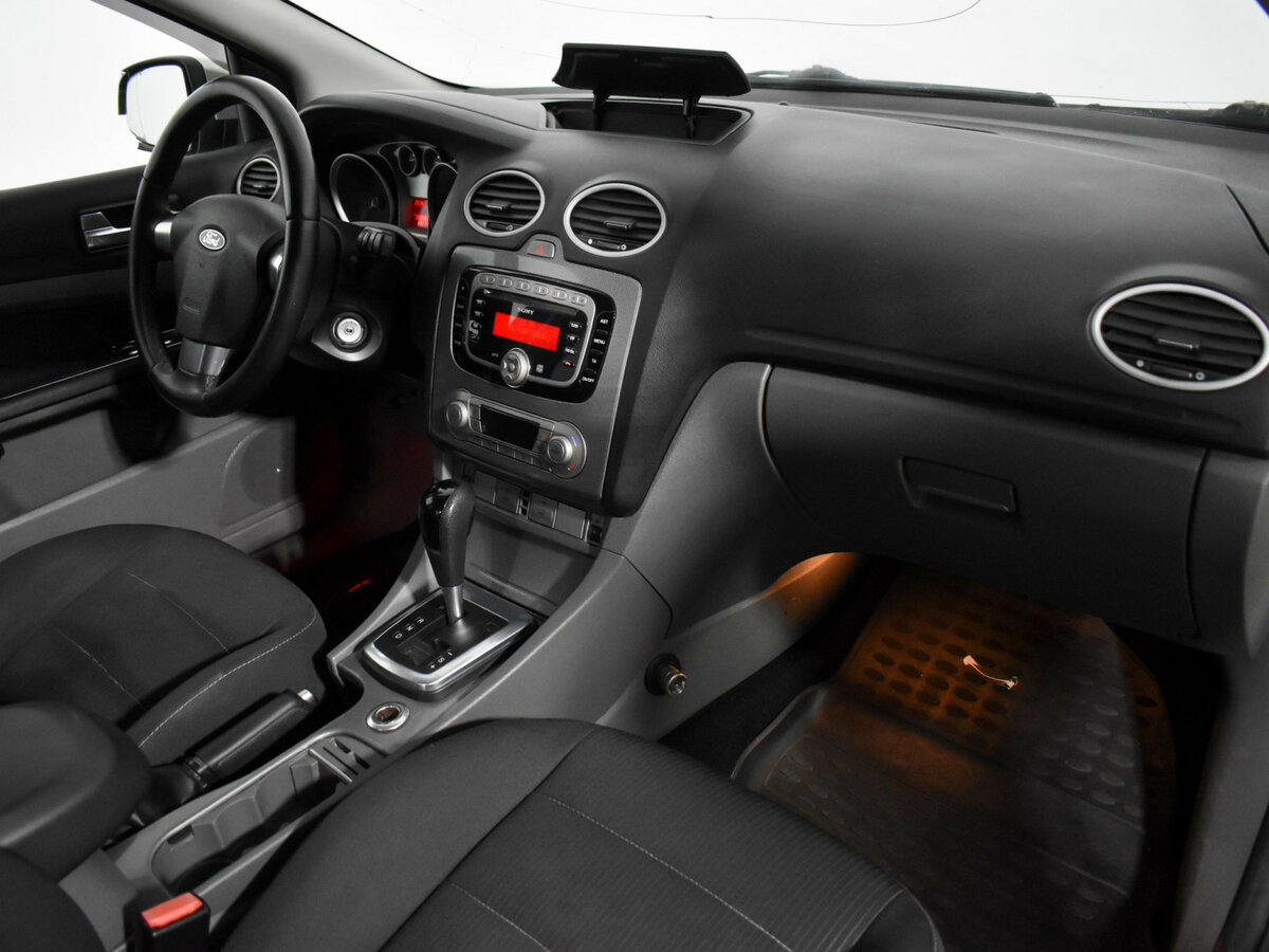 Ford Focus с пробегом — 2010 год. Фото: #14