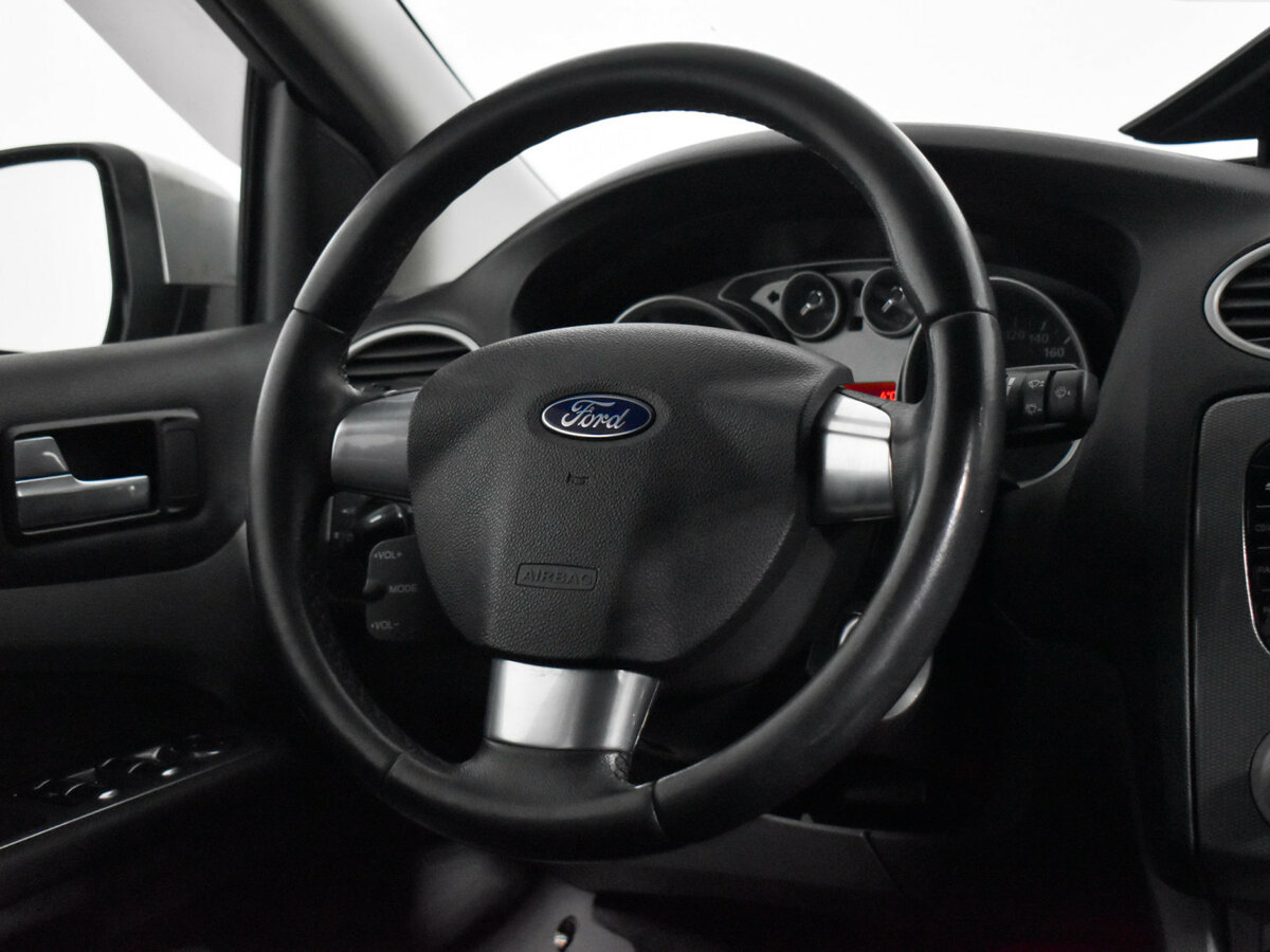 Ford Focus с пробегом — 2010 год. Фото: #15