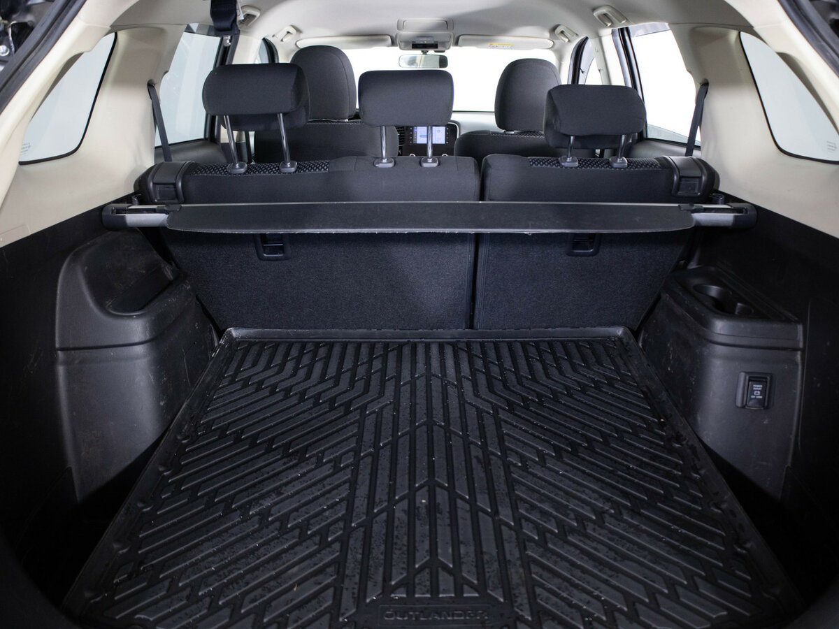 Mitsubishi Outlander с пробегом — 2020 год. Фото: #9