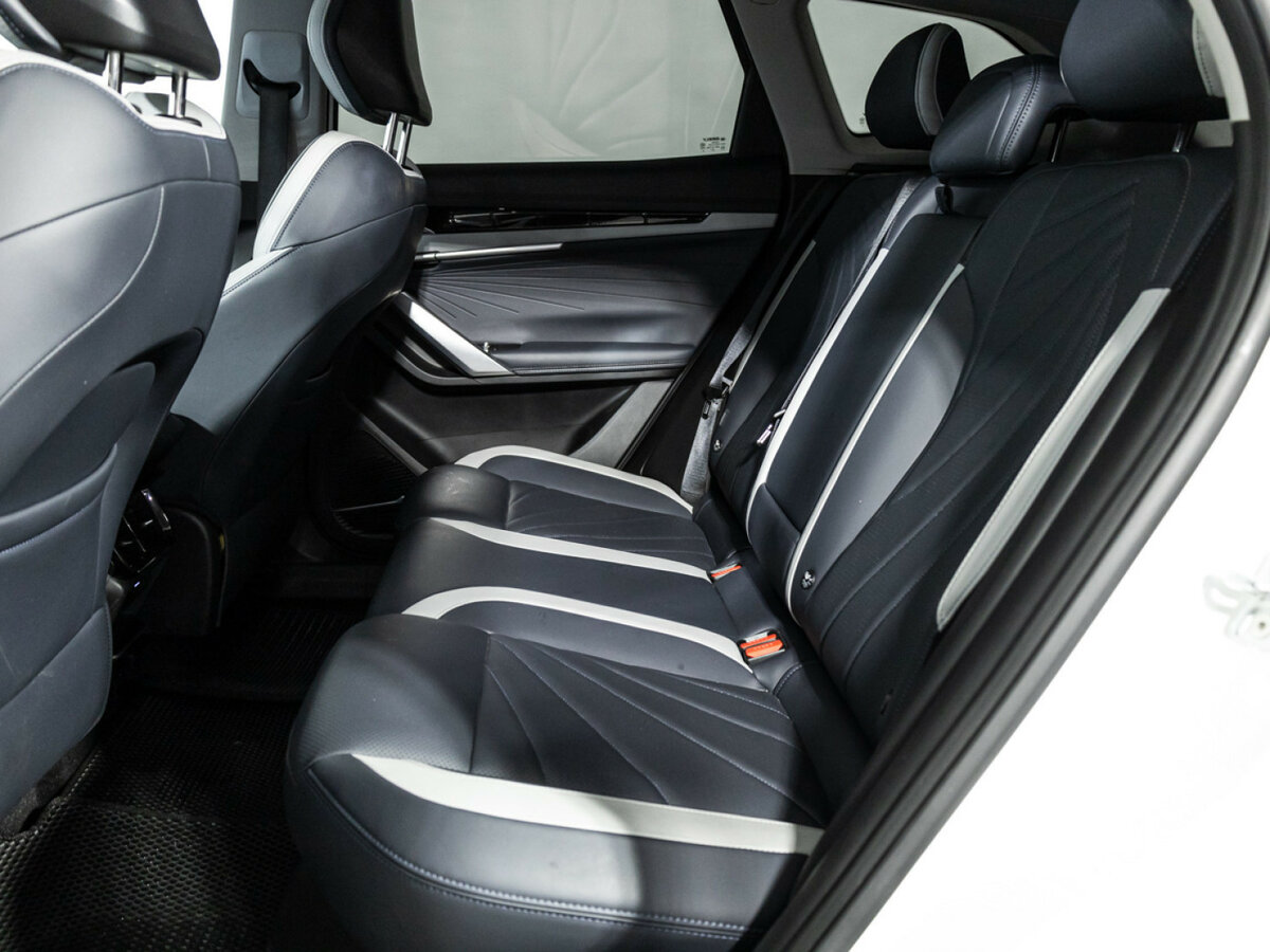 Geely Atlas с пробегом — 2023 год. Фото: #7