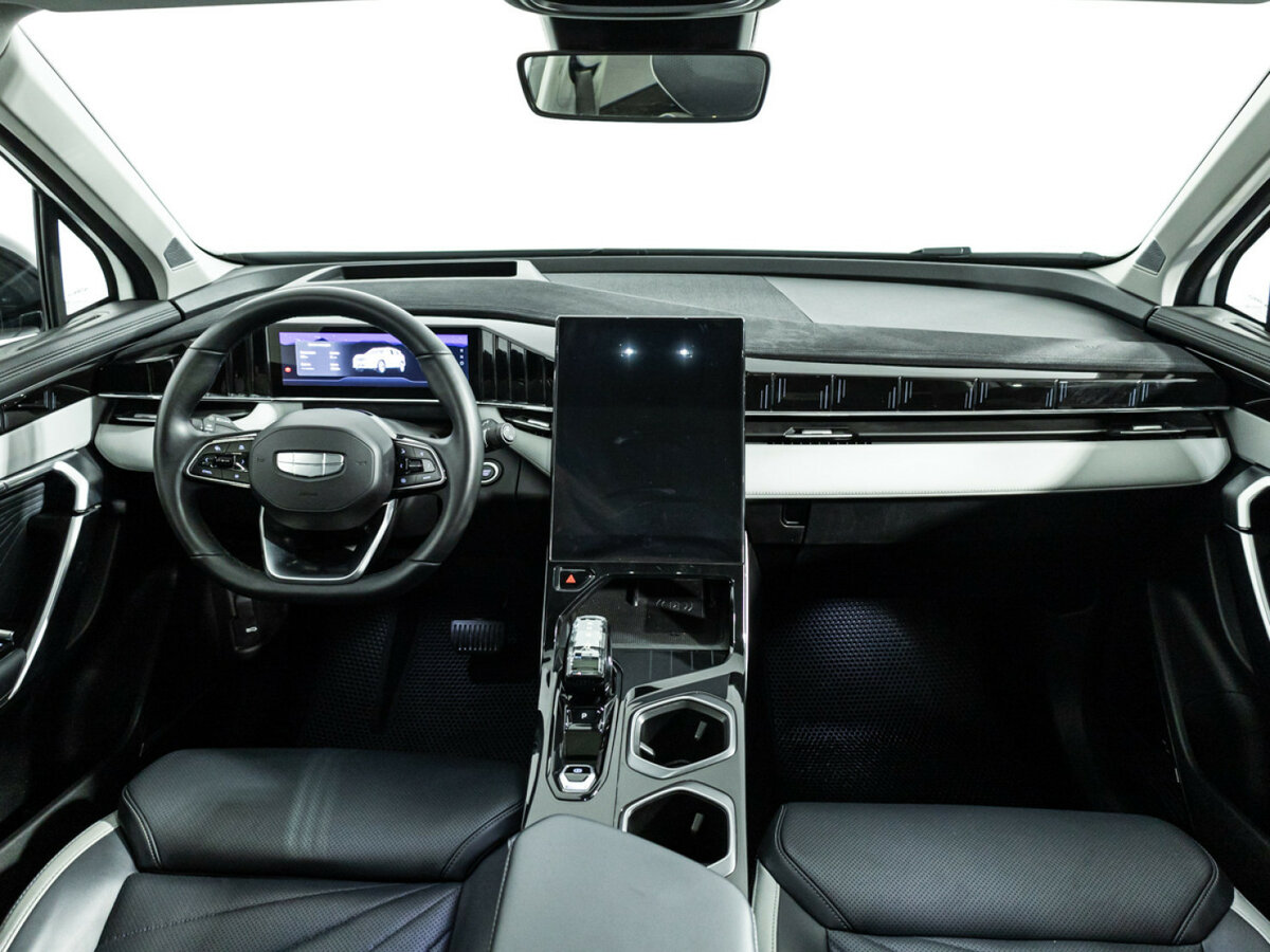 Geely Atlas с пробегом — 2023 год. Фото: #10