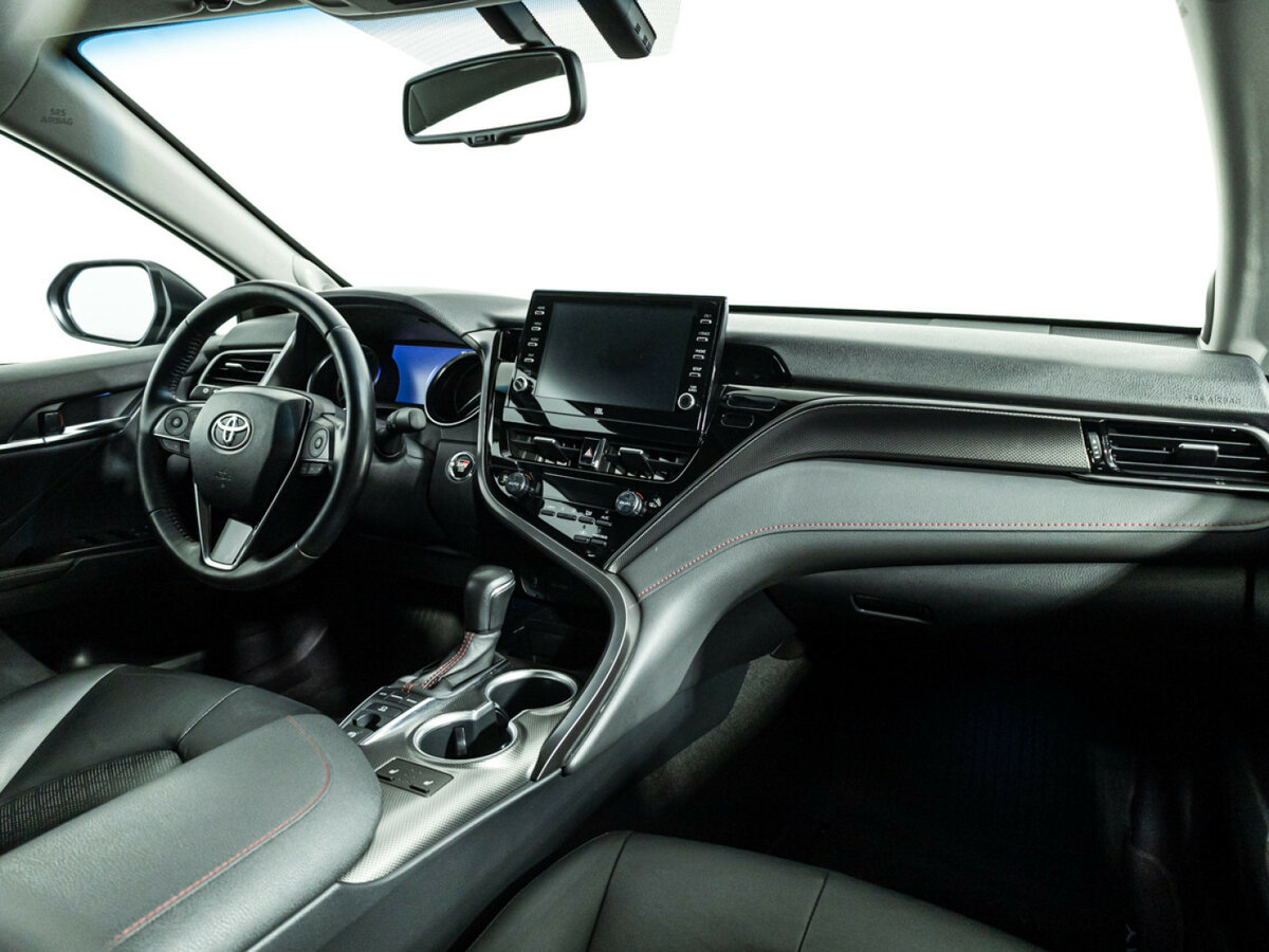 Toyota Camry с пробегом — 2022 год. Фото: #8