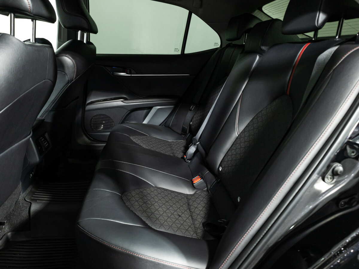 Toyota Camry с пробегом — 2022 год. Фото: #9