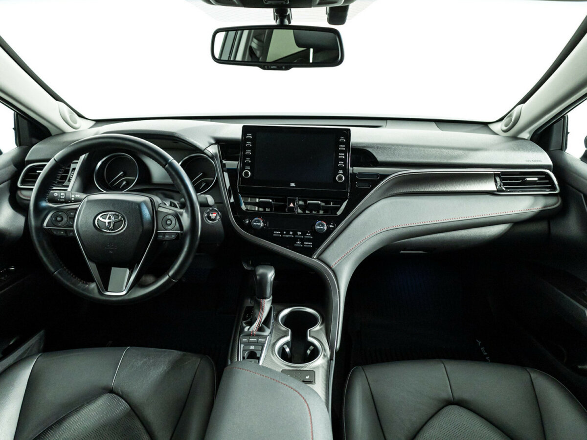Toyota Camry с пробегом — 2022 год. Фото: #12