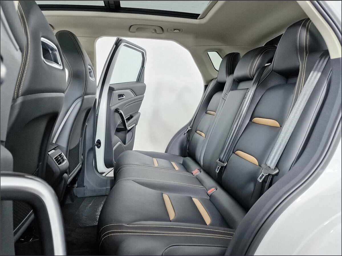 FAW Bestune T77 с пробегом — 2024 год. Фото: #9