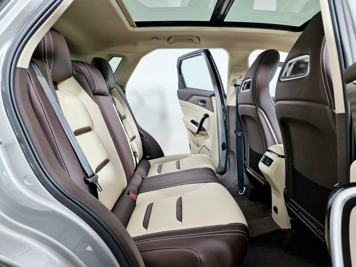 FAW Bestune T77 с пробегом — 2024 год. Фото: #9