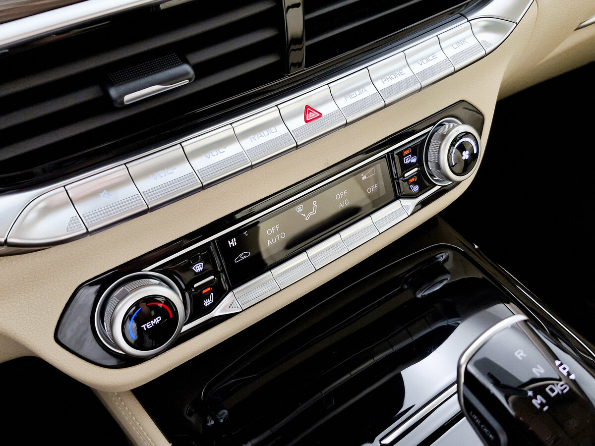 FAW Bestune T77 с пробегом — 2024 год. Фото: #11