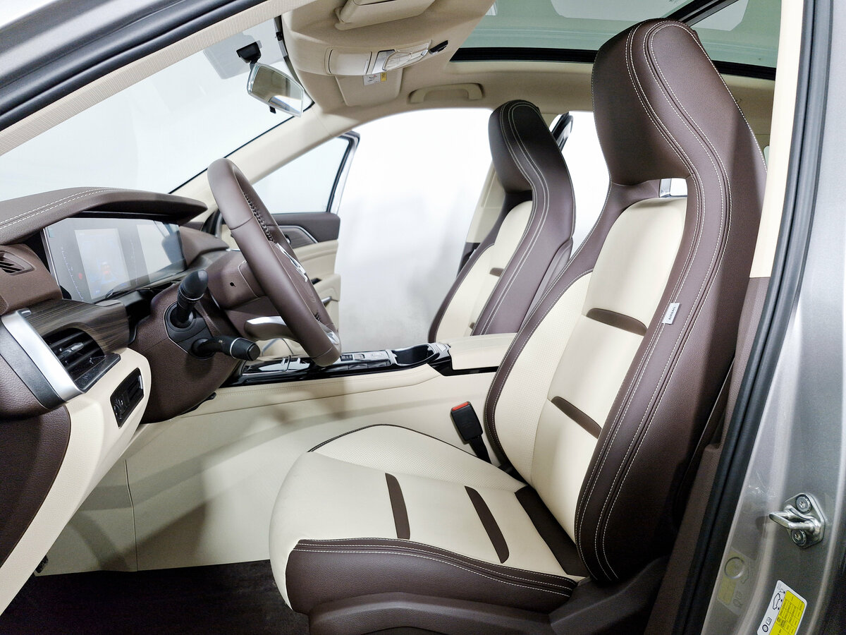 FAW Bestune T77 с пробегом — 2024 год. Фото: #16