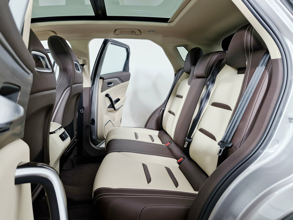 FAW Bestune T77 с пробегом — 2024 год. Фото: #17