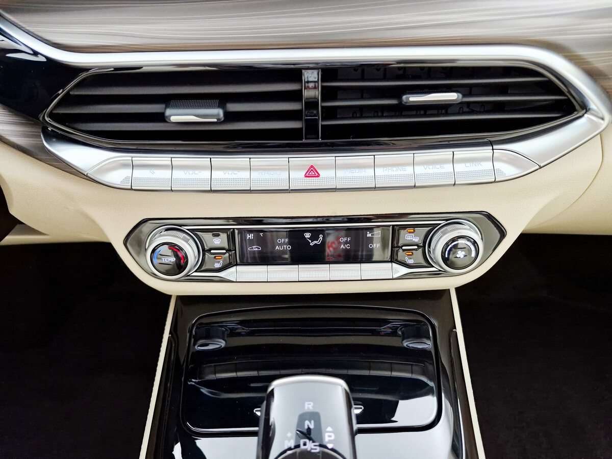 FAW Bestune T77 с пробегом — 2024 год. Фото: #23