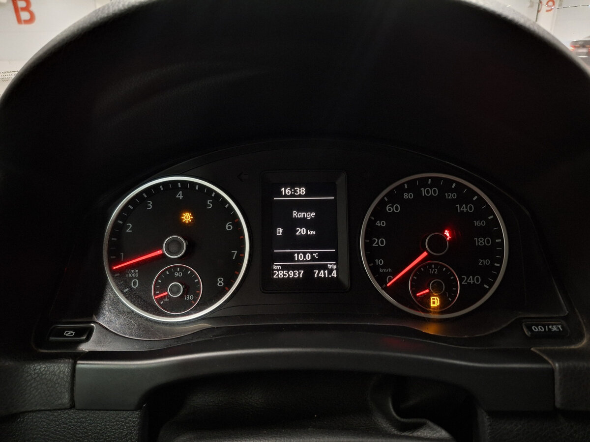 Volkswagen Tiguan с пробегом — 2010 год. Фото: #12