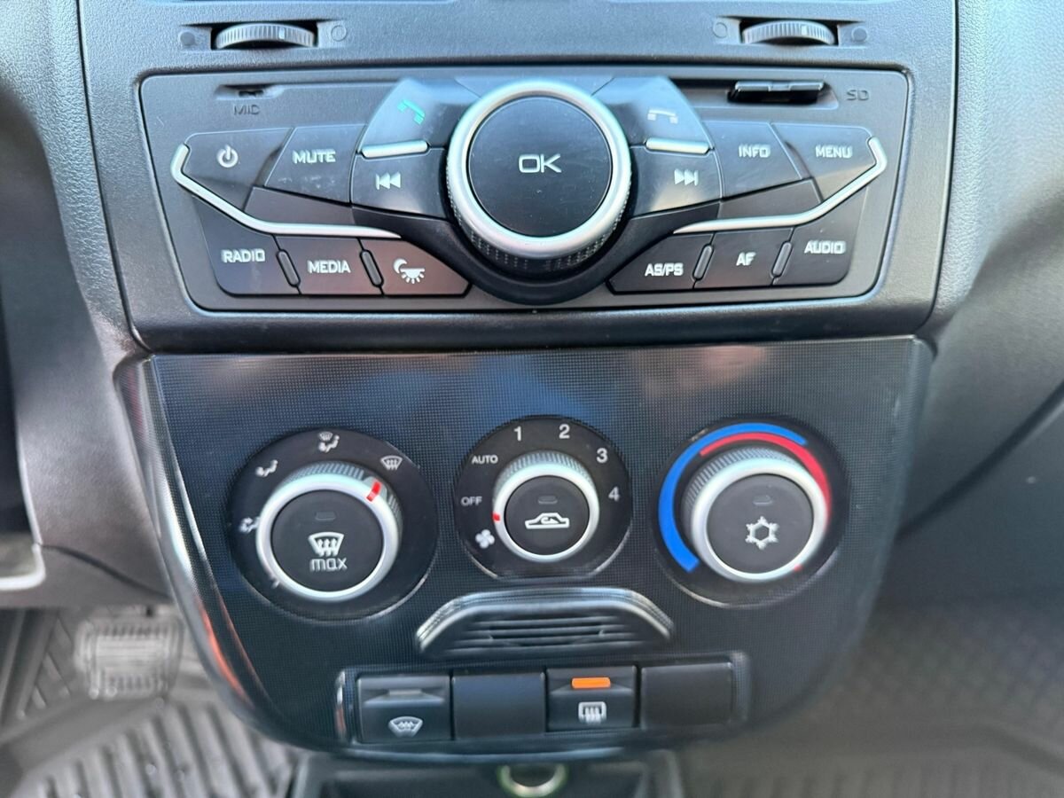 Lada (ВАЗ) Kalina с пробегом — 2013 год. Фото: #11