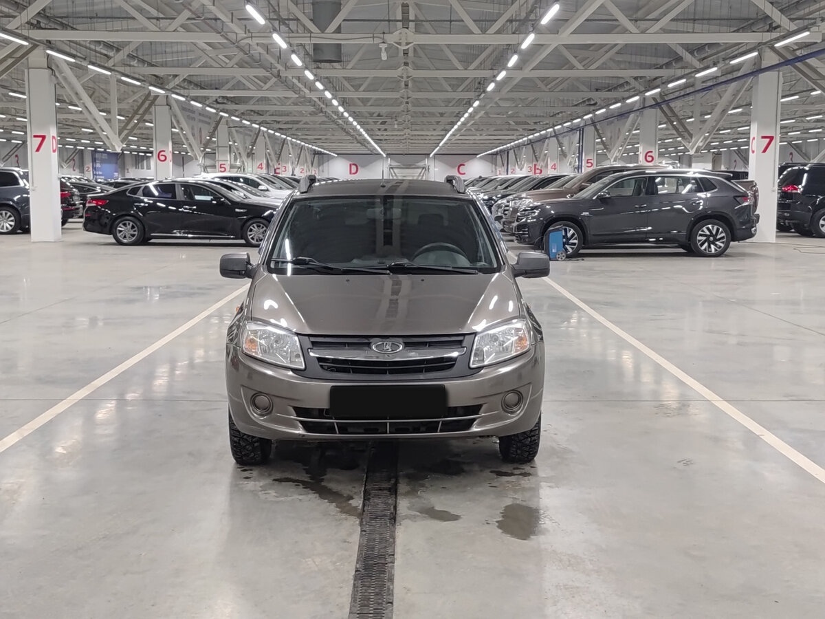 Lada (ВАЗ) Granta с пробегом — 2013 год. Фото: #1