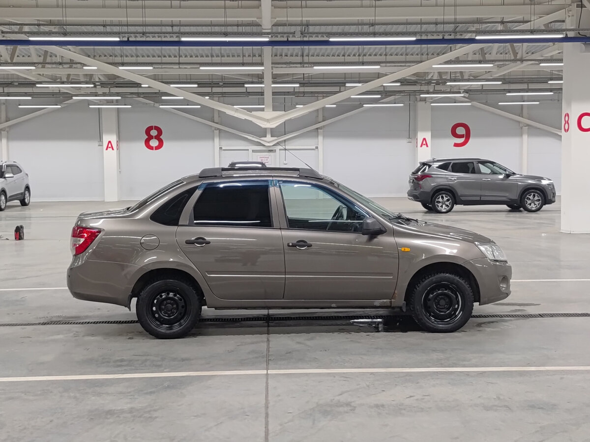 Lada (ВАЗ) Granta с пробегом — 2013 год. Фото: #3