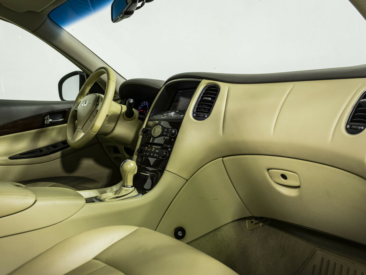 Infiniti EX с пробегом — 2009 год. Фото: #6