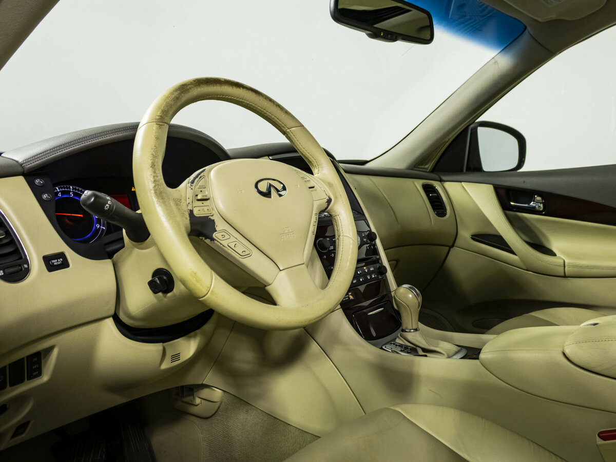 Infiniti EX с пробегом — 2009 год. Фото: #7