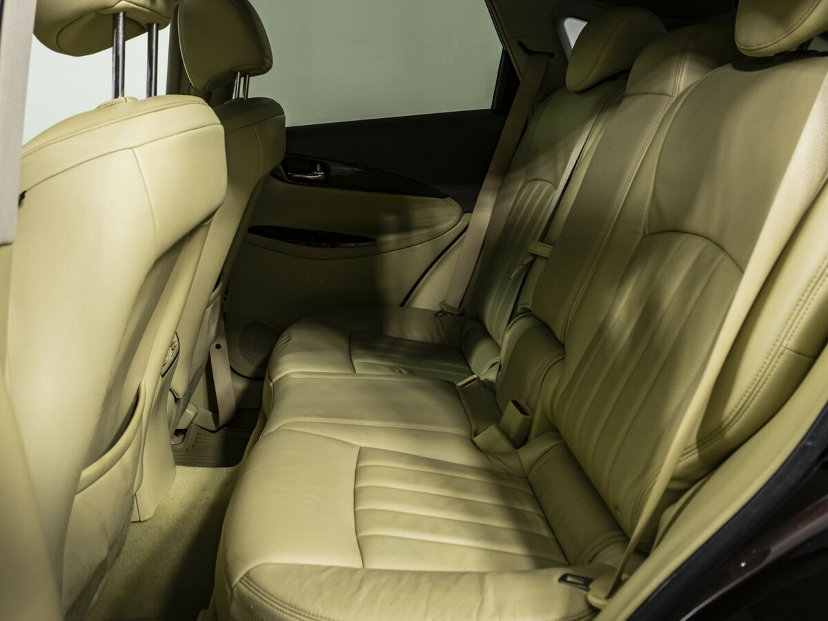 Infiniti EX с пробегом — 2009 год. Фото: #10