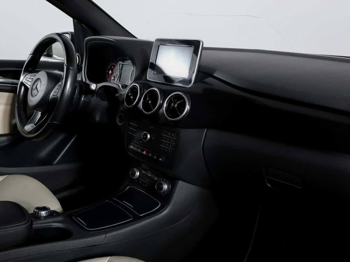 Mercedes-Benz B-Класс с пробегом — 2015 год. Фото: #6