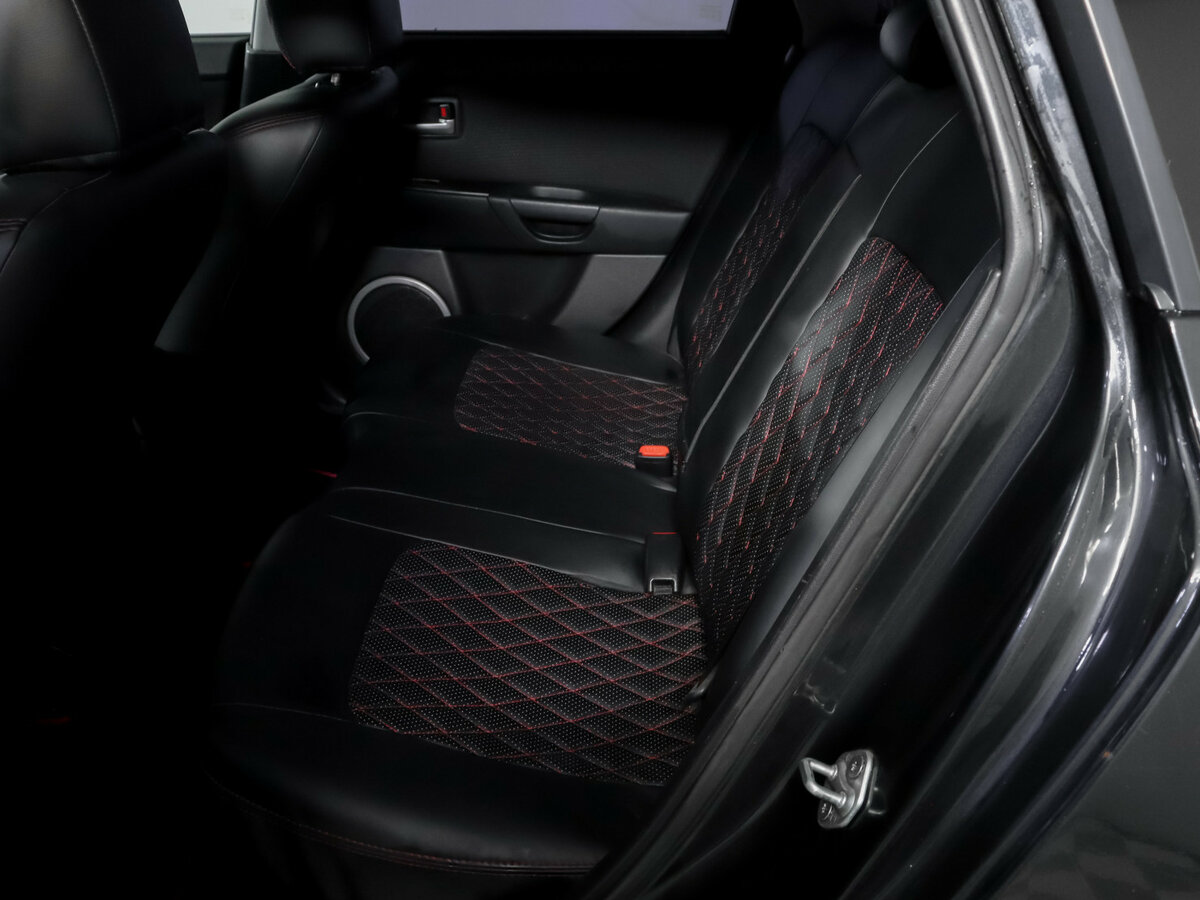 Mazda 3 с пробегом — 2007 год. Фото: #7