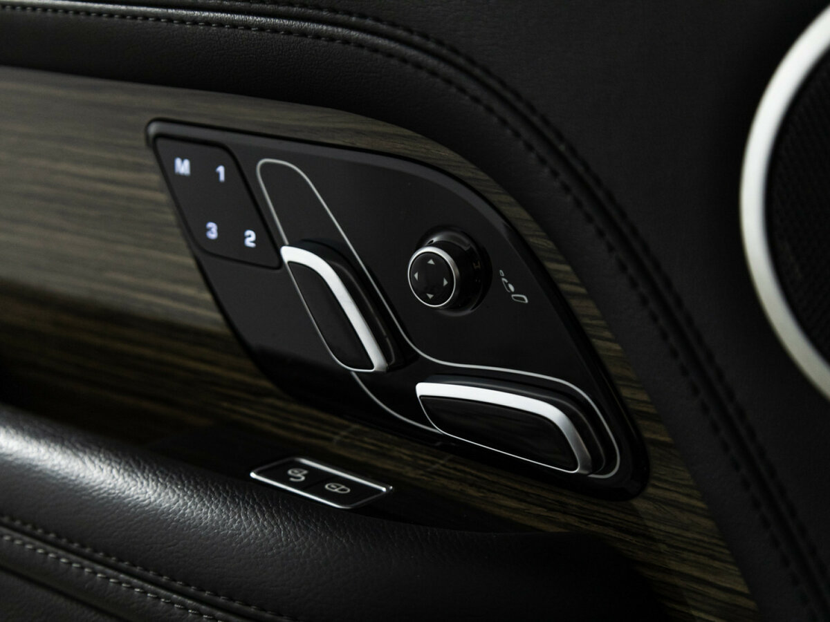 Land Rover Range Rover с пробегом — 2018 год. Фото: #19