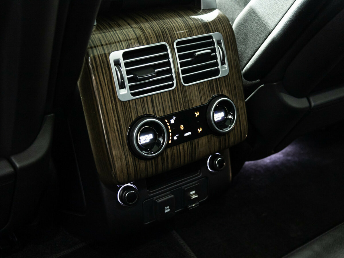 Land Rover Range Rover с пробегом — 2018 год. Фото: #20