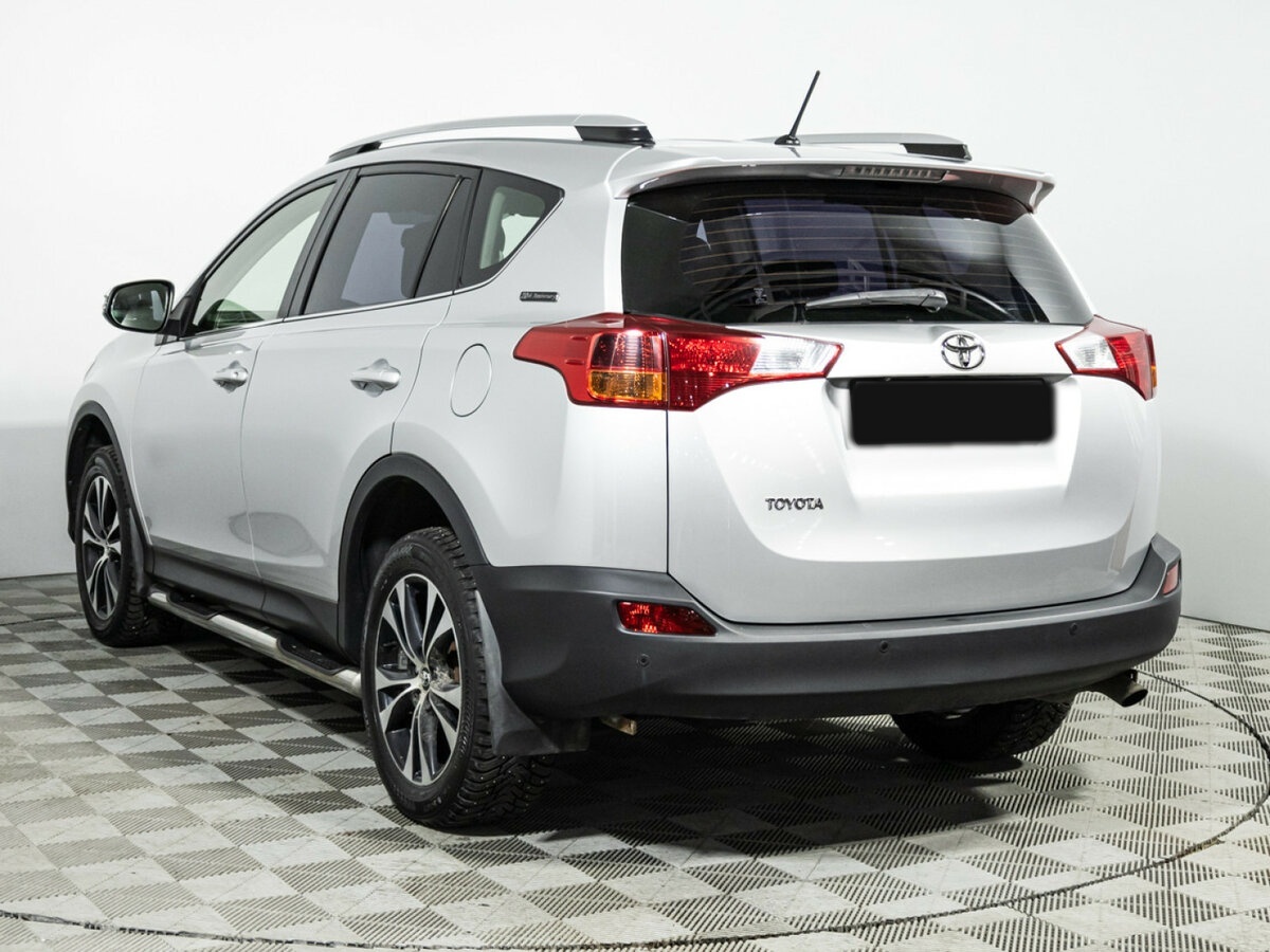 Toyota RAV4 с пробегом — 2014 год. Фото: #6