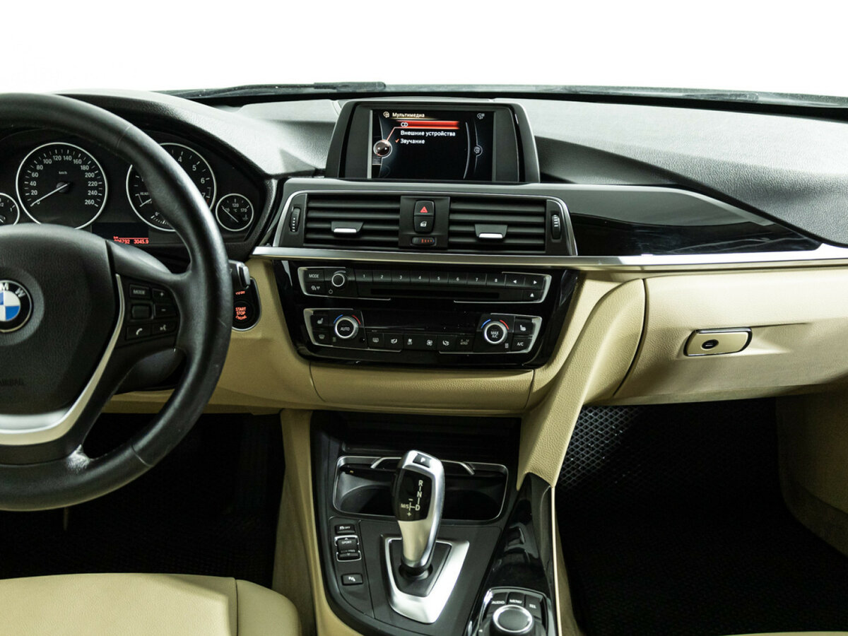 BMW 3 серии с пробегом — 2015 год. Фото: #13