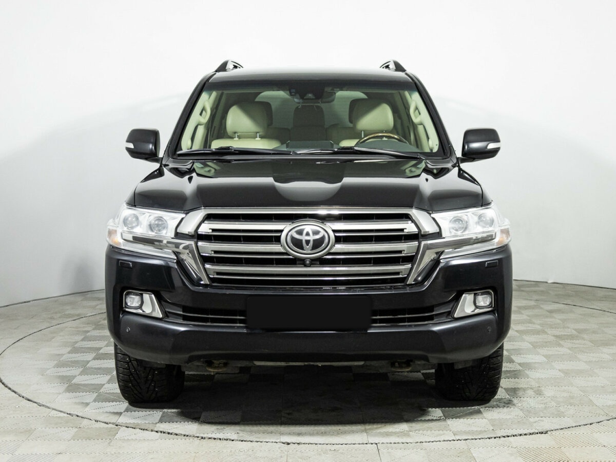 Toyota Land Cruiser с пробегом — 2015 год. Фото: #1